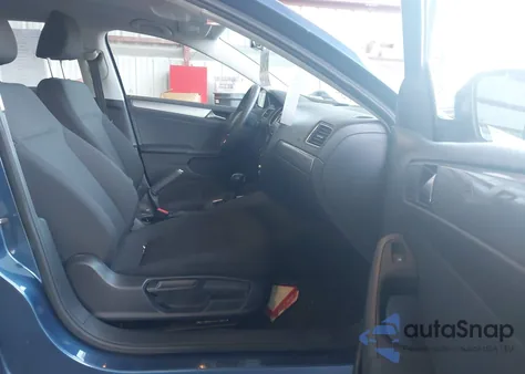 2015 Volkswagen Jetta 1.8T Se z USA, uszkodzony, nr VIN 3VWD17AJ5FM295436